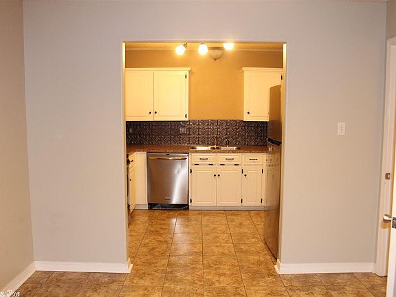 5th image of 31 Deerfield Dr