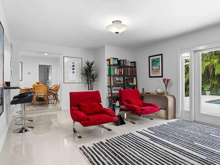 326 Seven Isles Dr — Photo 9