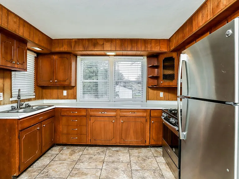 7520 Eunice Ave — Photo 7