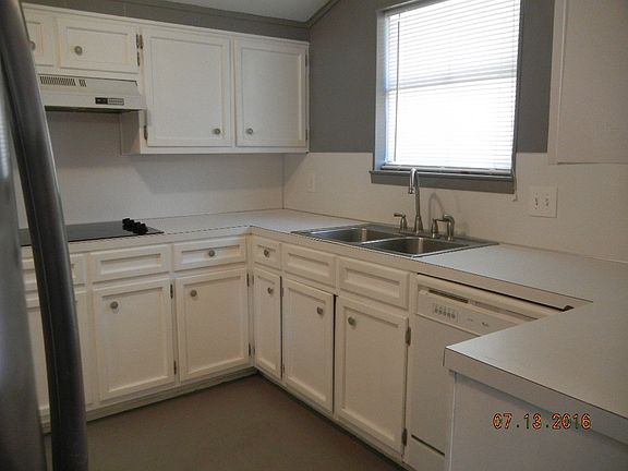 4th image of 2419 Monterrey Dr