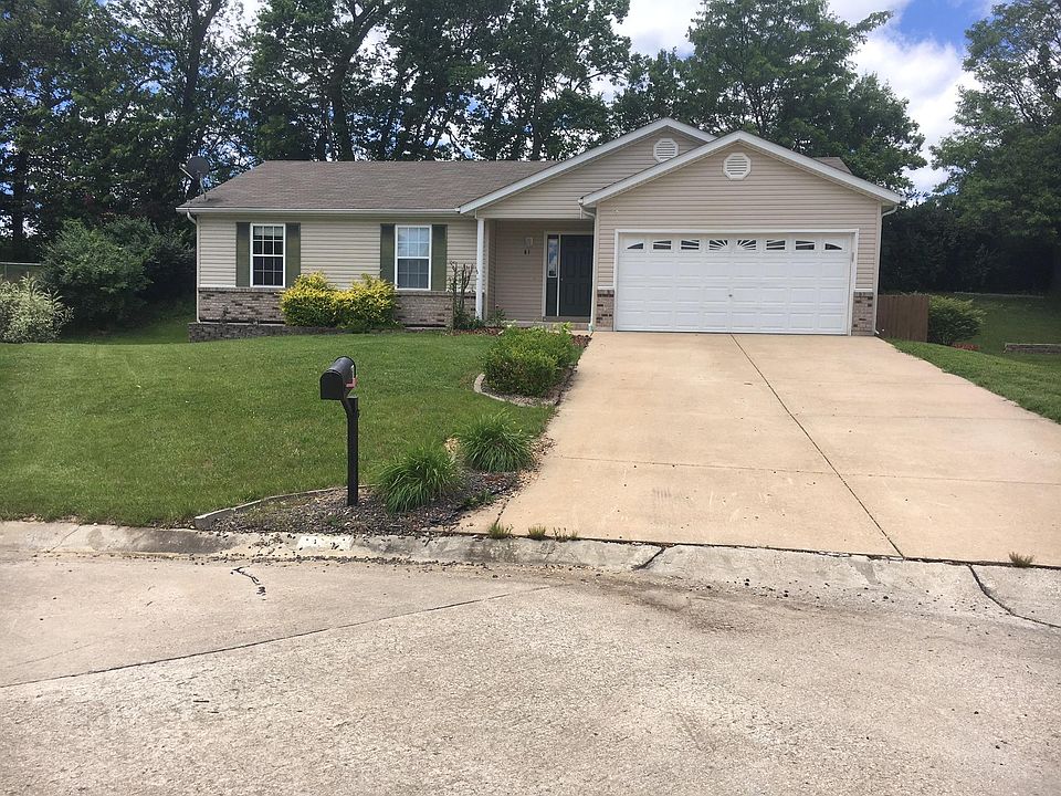 house with 2 car garage