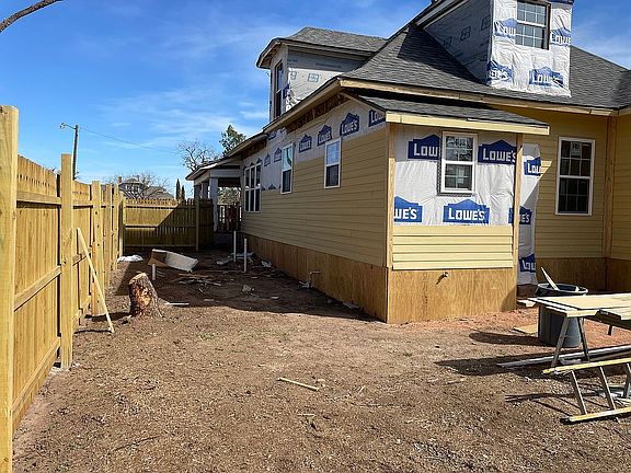 5th image of 150 Merchant St