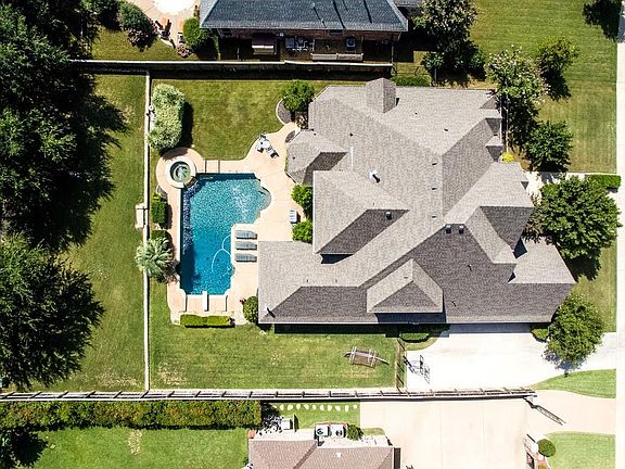3rd image of 6772 Saint Moritz Pkwy