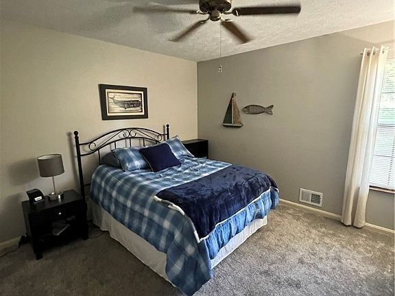 5th image of 3811 Northwoods Ct NE Unit 1