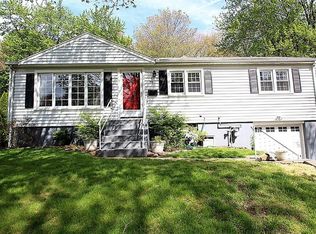 76 Ida Ln, West Haven, CT 06516