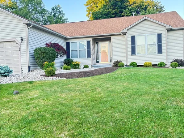 12 Orangewood Dr, Liverpool, NY 13090