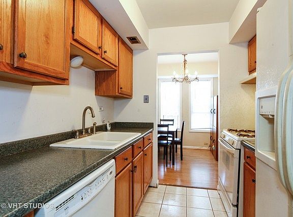 5th image of 2151 Country Club Dr APT 26