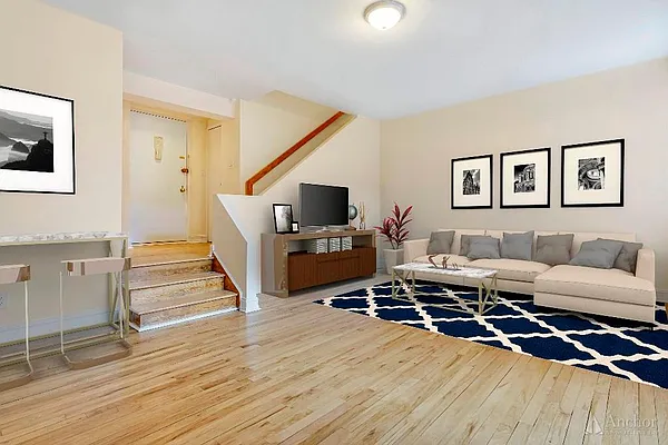 Rented by Anchor Associates | media 24