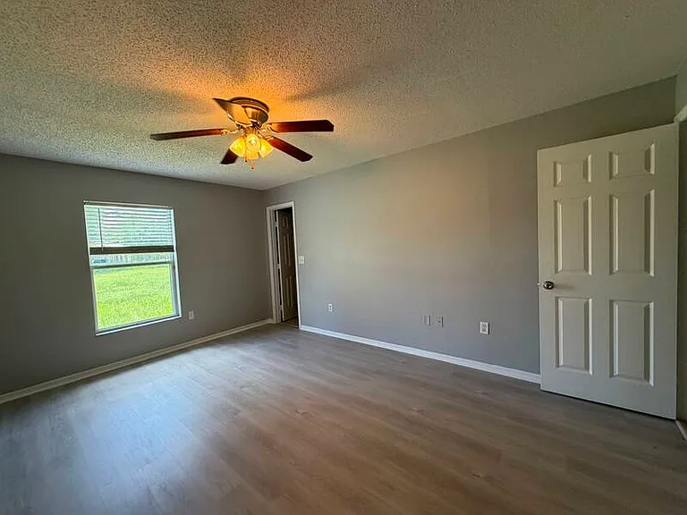 111 Newham Way — Photo 8