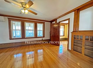 33 Wiltshire Rd FLOOR 1, Newton, MA 02458