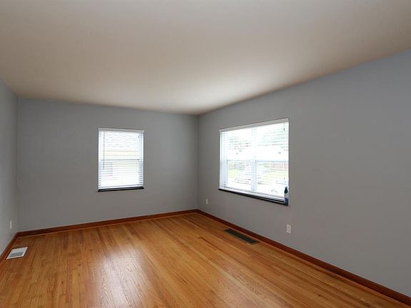 3rd image of 855 Alverno Ave