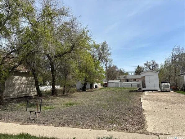 211 3rd AVENUE W, Kindersley, SK S0L 1S0