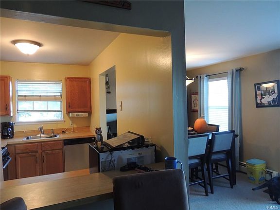 5th image of 5 Lexington Hl Unit 10