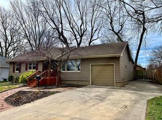 1605 NE 67th St, Gladstone, MO 64118