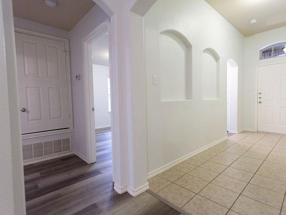 4th image of 6516 Chalk River Dr