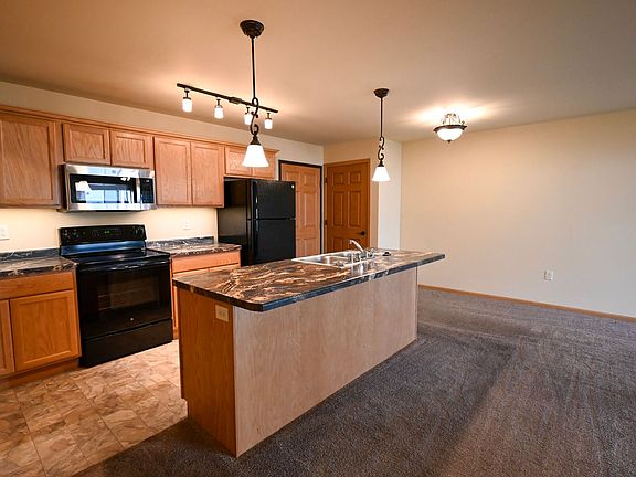 5th image of 1028 Berry Ave #104