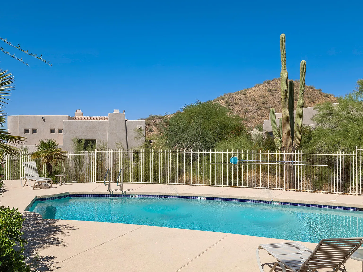 3 bed, 2.0 bath, 1986 sqft, $6,500 — Photo 4