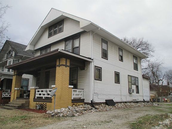 2nd image of 825 E Blackford Ave