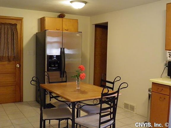 5th image of 211 Kimberly Dr W