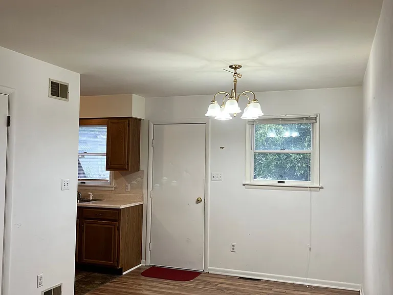 526 N 24th St — Photo 5