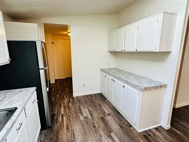 14014 NE 70th Ave — Photo 8