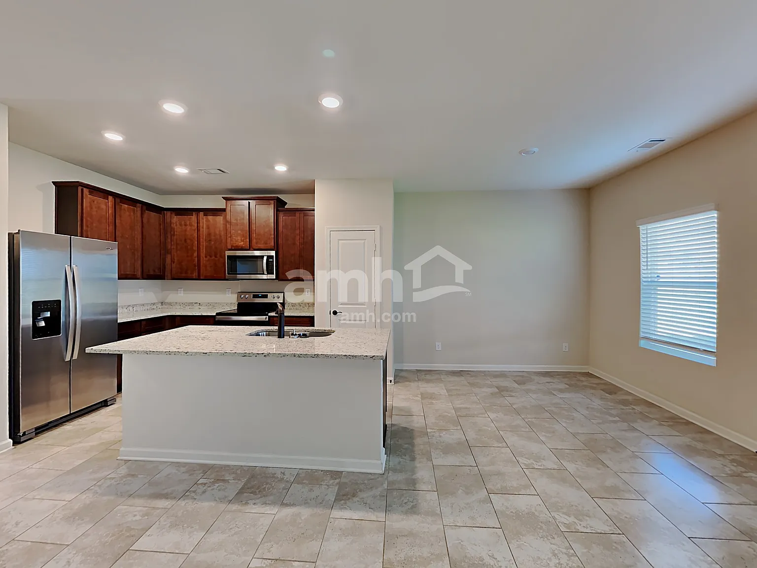 3 bed, 2.5 bath, 1752 sqft, $1,920 — Photo 4