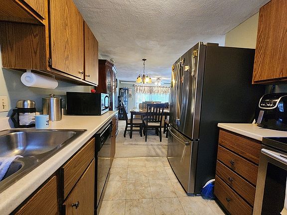 3rd image of 510 High St #0