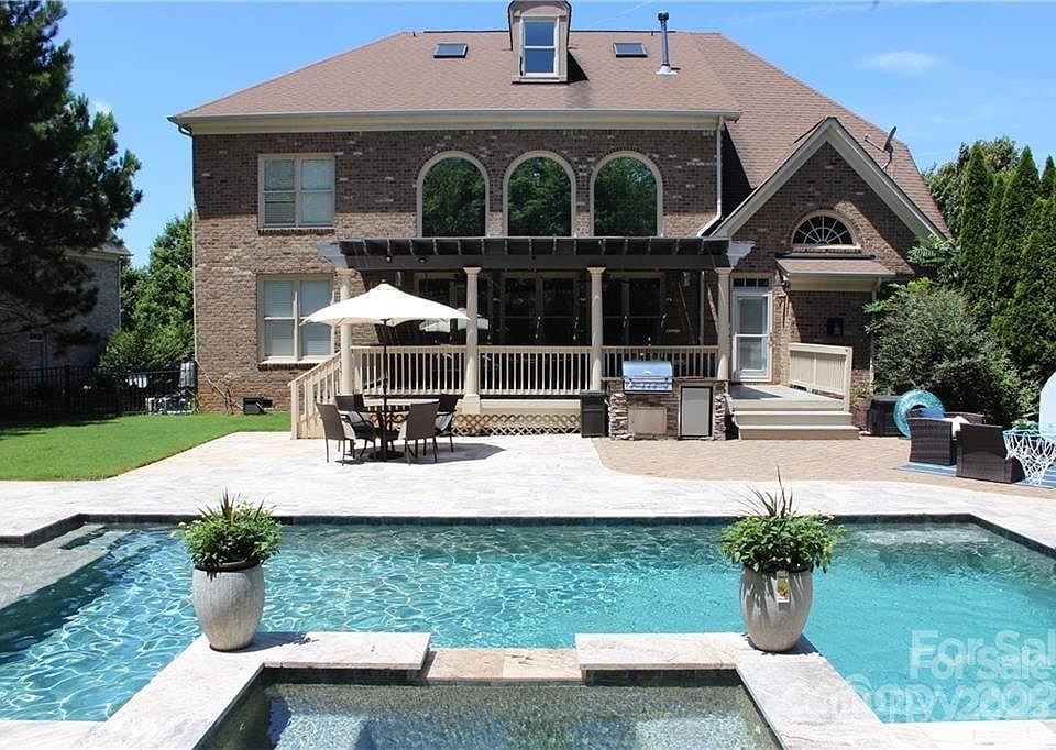 1st image of 7308 Stonehaven Dr