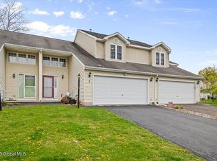 2 Neil Ct, Rensselaer, NY 12144