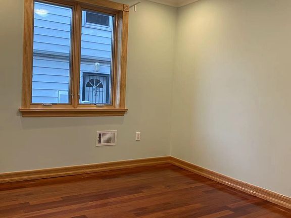 5th image of 7314 160th St #1