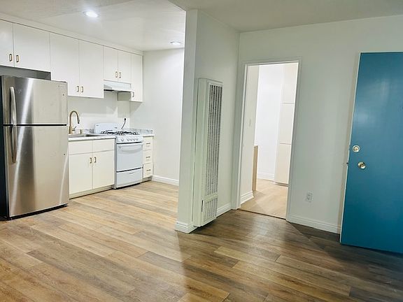 4th image of 710 N La Fayette Park Pl APT 8