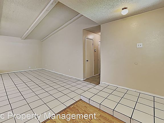 3rd image of 412 Goldfinch Dr