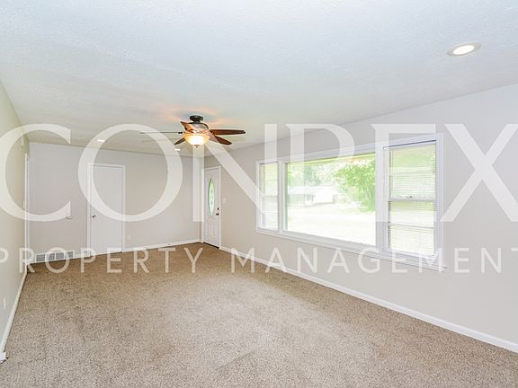 5th image of 204 Hallbrook Dr