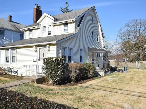 15 Hayden Avenue, Great Neck, NY 11024