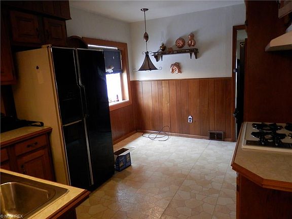 2nd image of 1530 Moncrest Dr NW