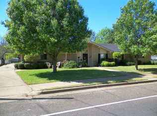 306 E Henderson St, Overton, TX 75684