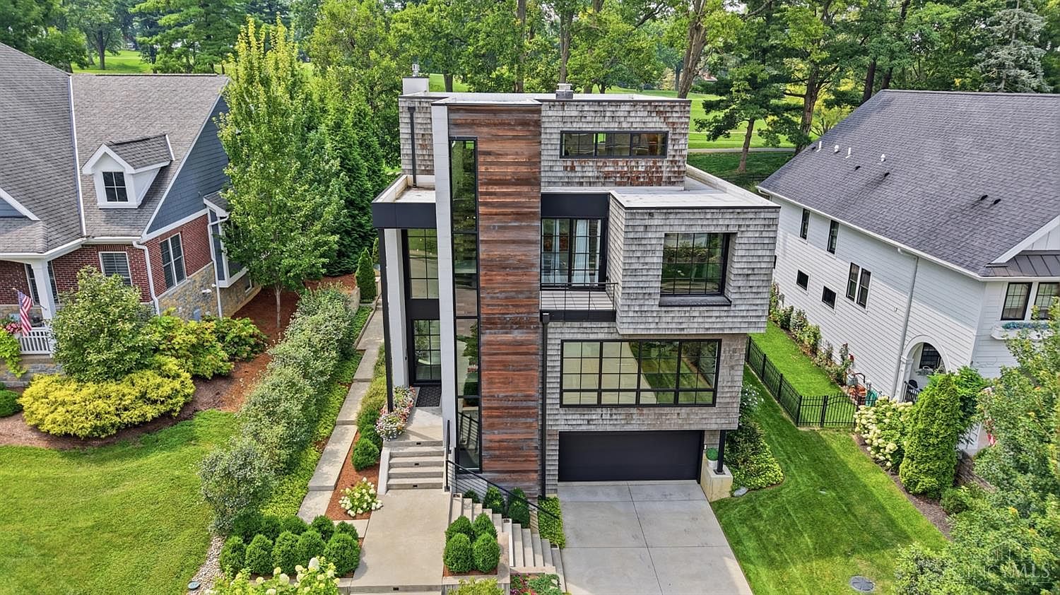 3315 Menlo Ave — Cincinnati Country Club