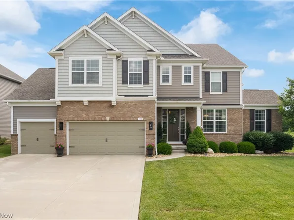 111 Harvester Dr, Akron, OH 44321