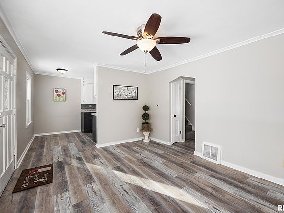 4th image of 4013 N Ashton Ave