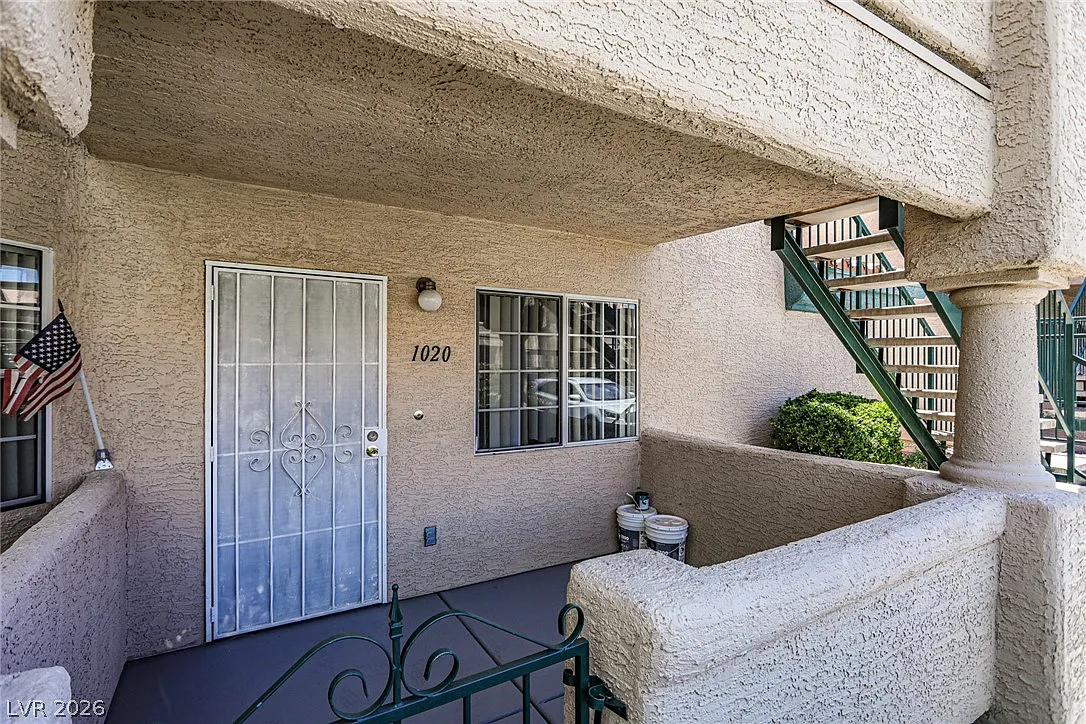 2 bed, 2.0 bath, 959 sqft, $1,250 — Photo 1