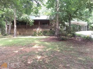 102 Buck Cir, Grantville, GA 30220