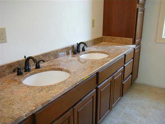 3rd image of 11 Carriage Way