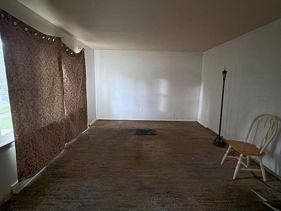 5th image of 7215 Giddings Dr