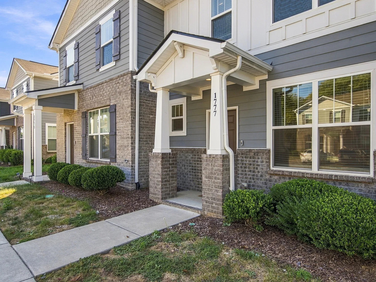 3 bed, 2.5 bath, 1224 sqft, $1,900 — Photo 2