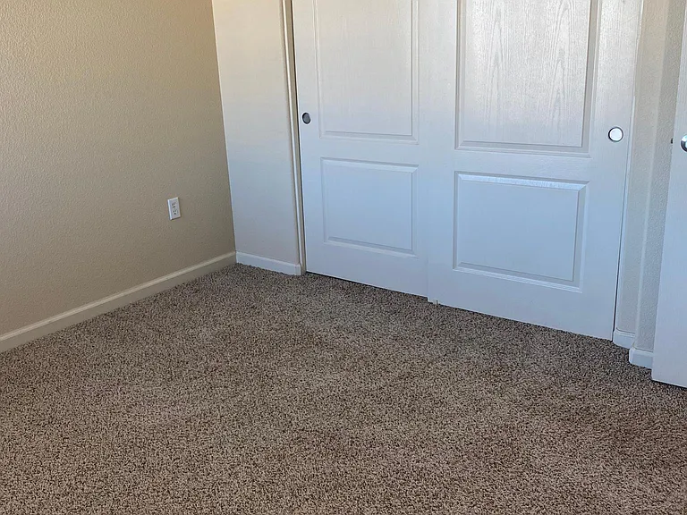 700 Moon Cir — Photo 44