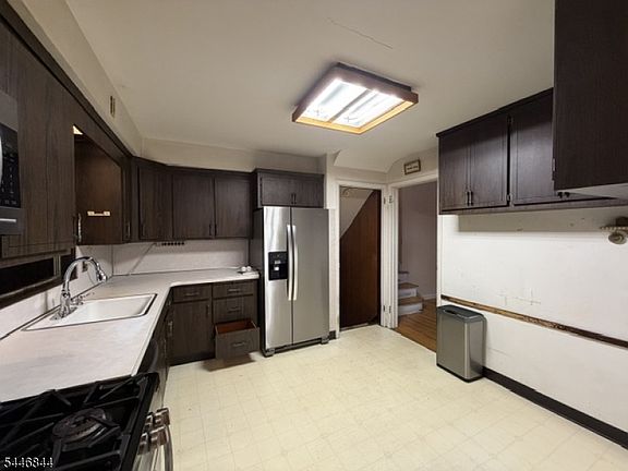 2nd image of 1008 Windsor Rd