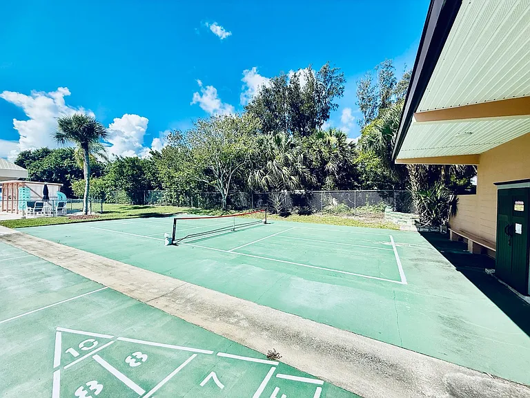 1419 Turkey Creek Dr NE — Photo 30