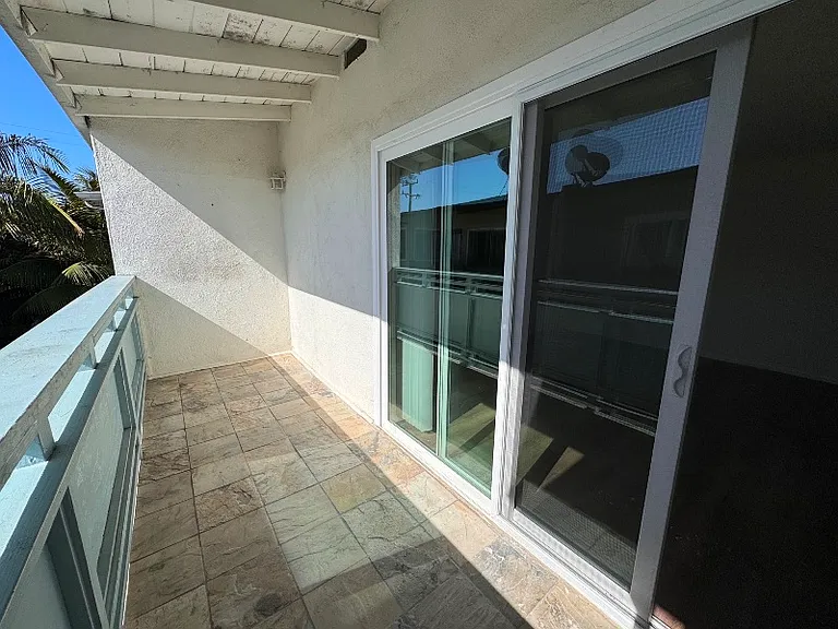 520 Avenue G #7 — Photo 15