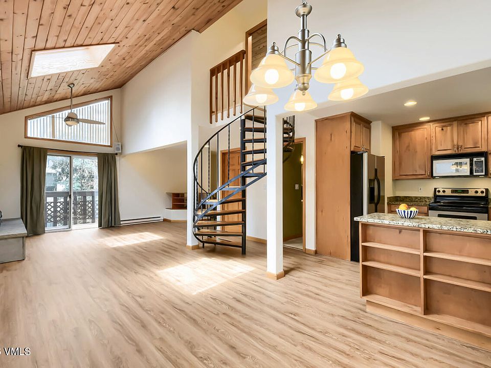 1st image of 225 Eagle Dr #5C