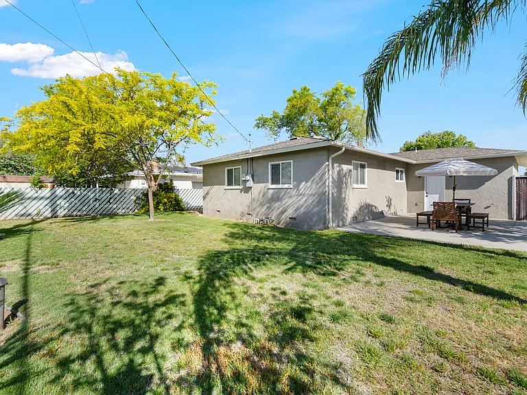 534 Beverly Dr — Photo 20